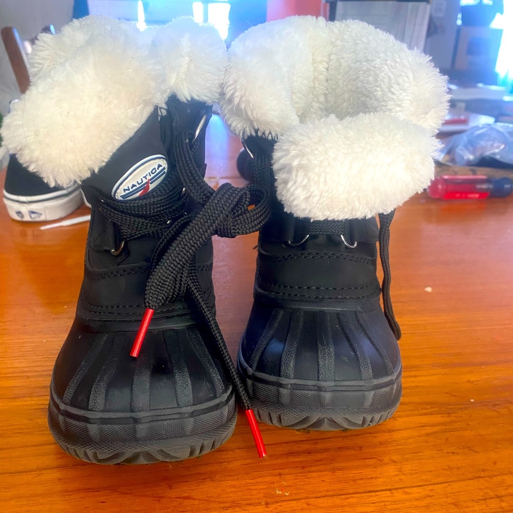 Nautical Snow Boots Size 9